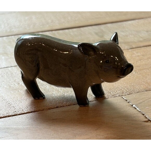 Royal Doulton The Gray Pig Figurine Piglet 1.5X3 Inches - Picture 1 of 16